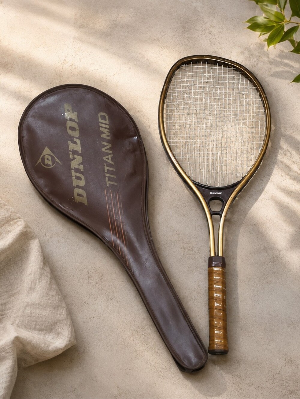 .🎾 Vintage 1980s Dunlop Titan Mid Tennis Racket + Original Cover 🎾